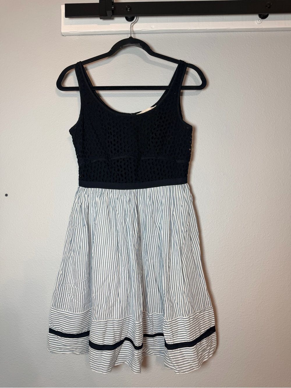 LOFT Eyelet Crochet Fit & Flare Mini Dress Size 2 Blue White Stripes Coastal